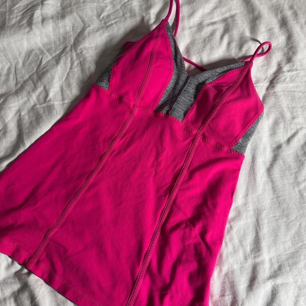 🤍 1 Lululemon Strappy Back Tank